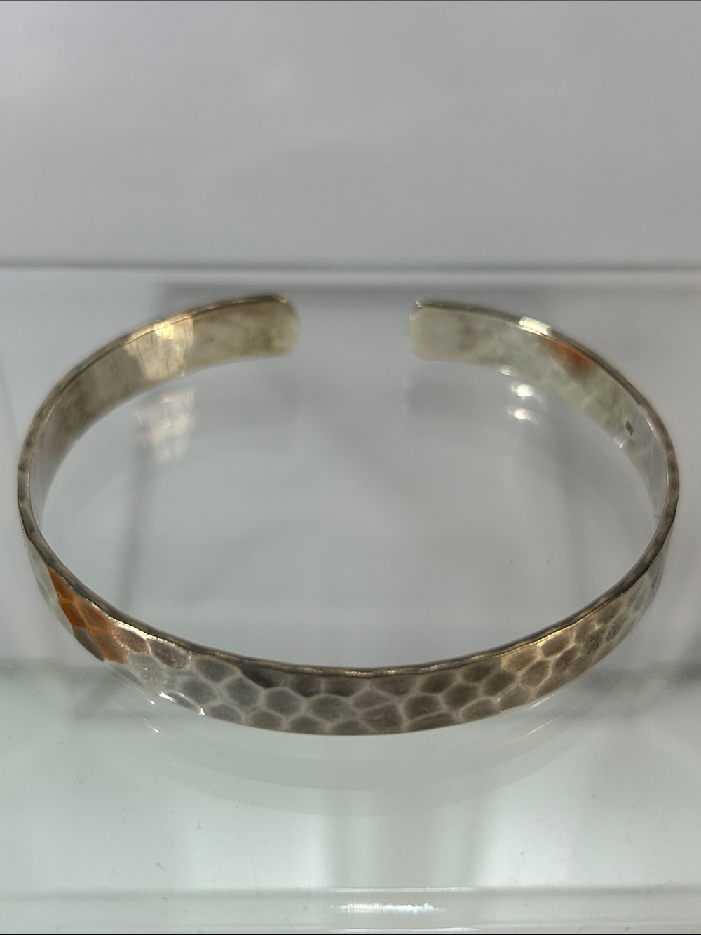 NWOT Hammered Hypoallergenic Stainless Steel Cuff Style Bracelet - Picture 3 of 6